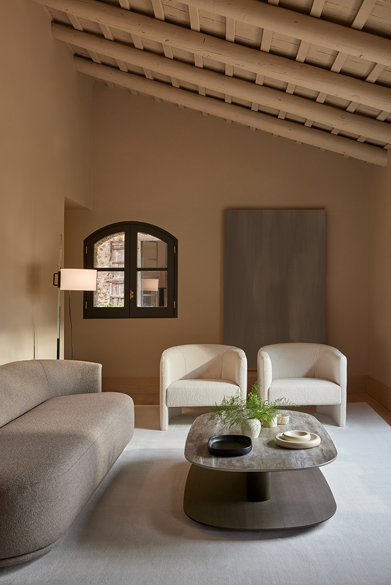 Flow sofa and lounge chairs by Mario Ruiz for Joquer