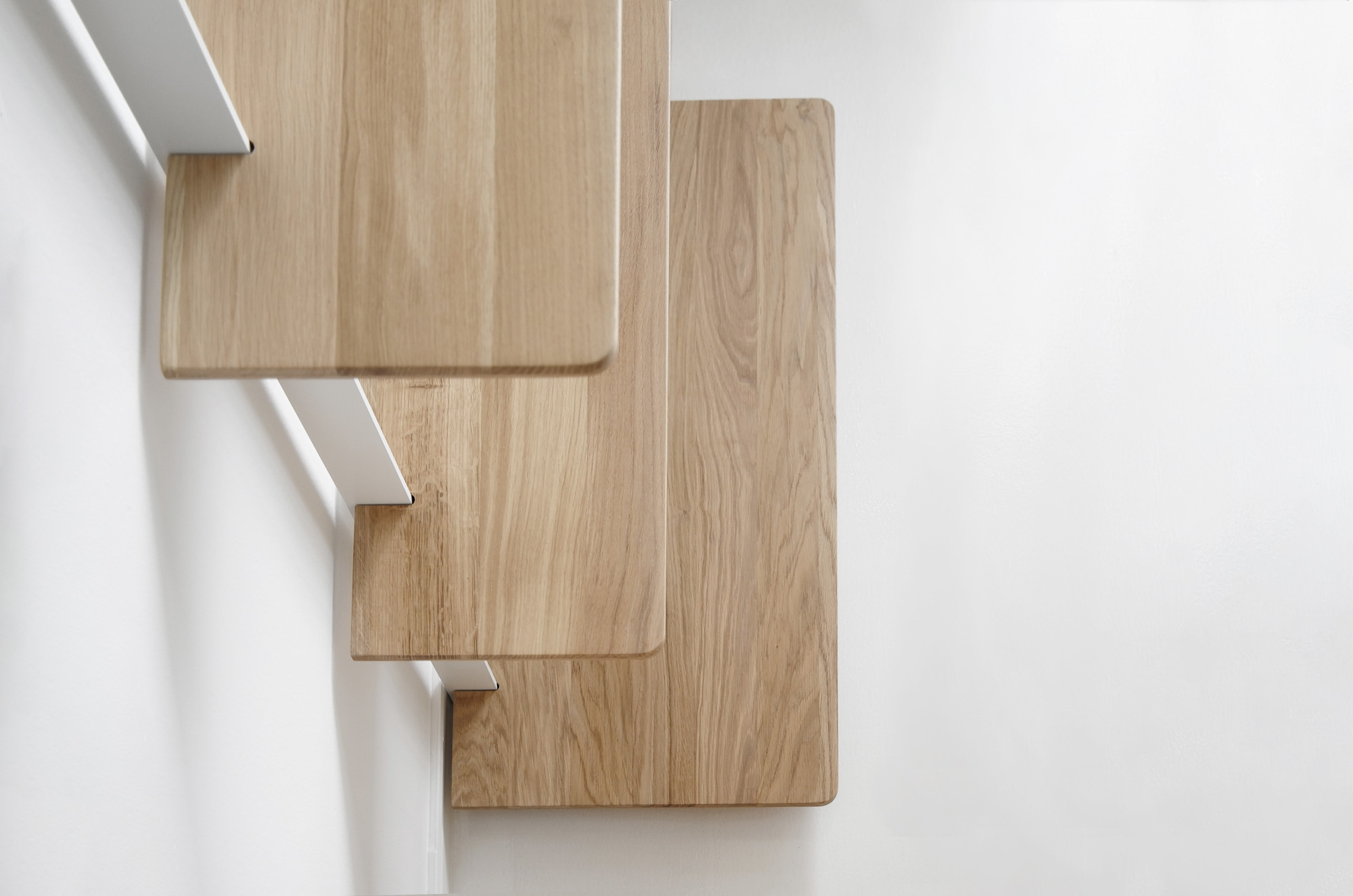 Team shelving system designed by Mario Ruiz for Expormim