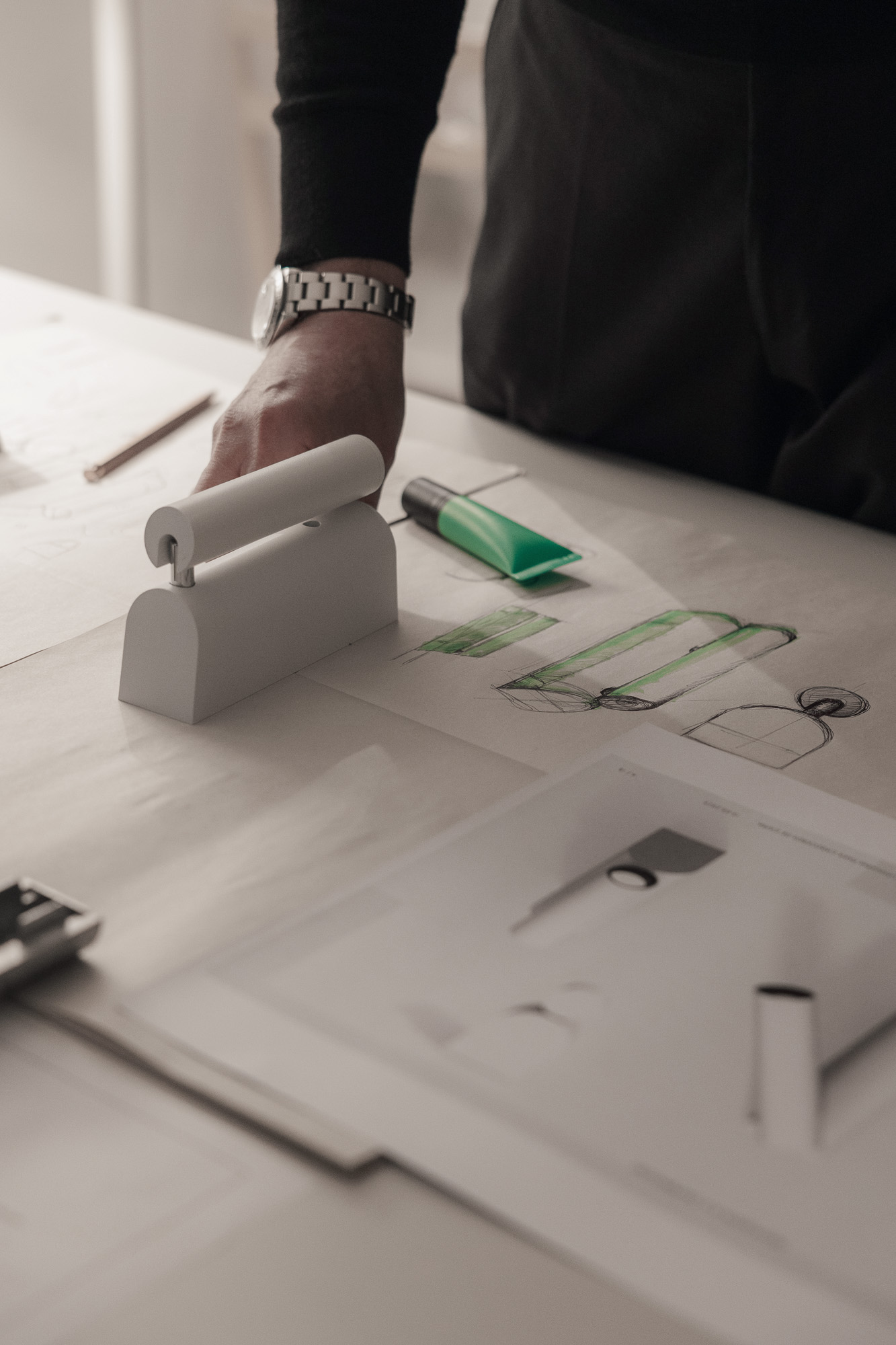 Enso luminaire models and sketches by Mario Ruiz