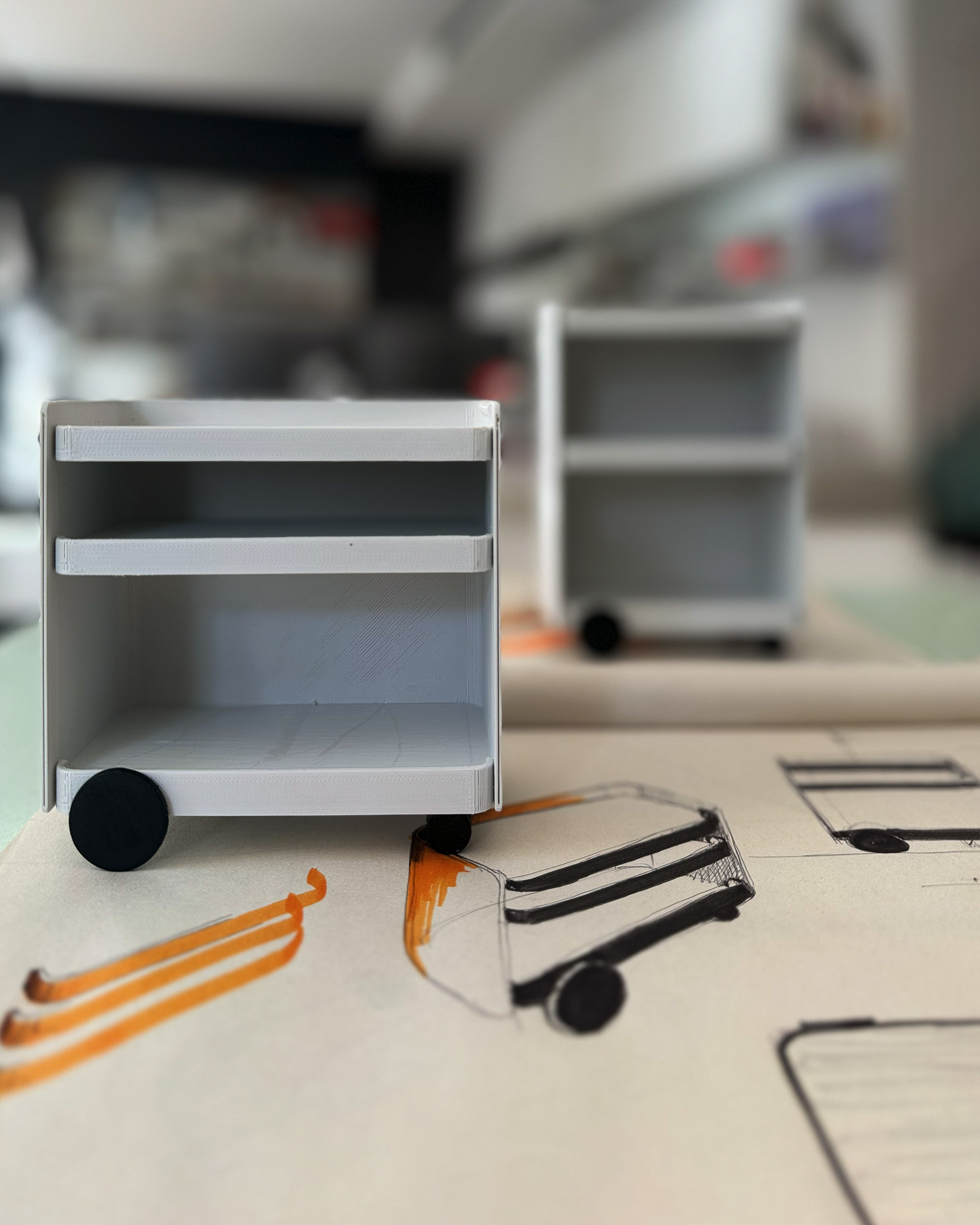 Troy trolley model and sketches by Mario Ruiz for Esdbyn