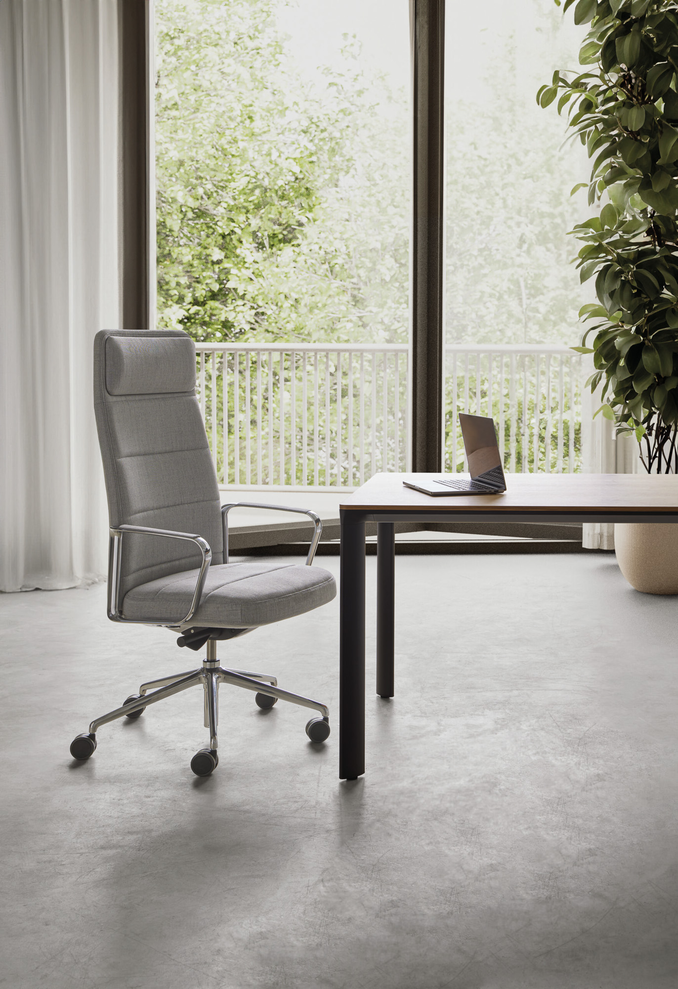 Zenpro, an executive armchair by Barcelona based designer Mario Ruiz for Inclass